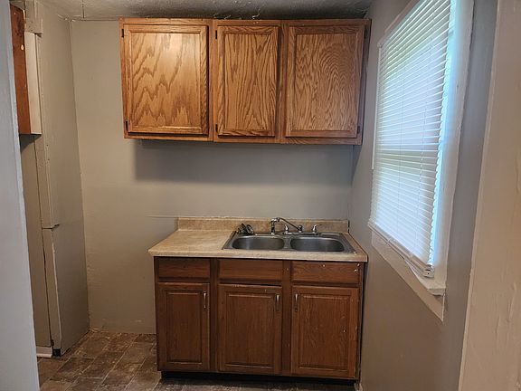 2nd image of 2538 Schofield Ave