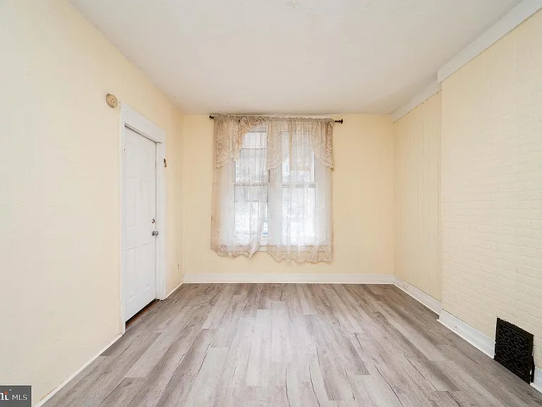 725 Madison Ave #2 — Photo 6