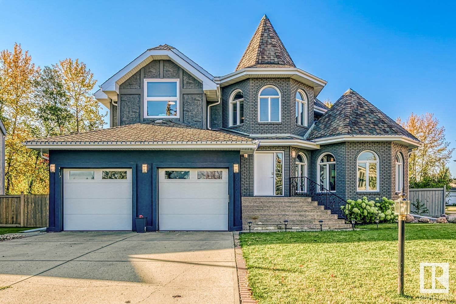 230 Wolf Ridge Clos NW