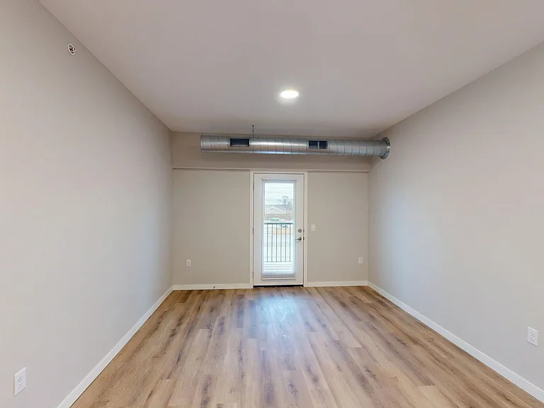South Pointe Apartments — Photo 41