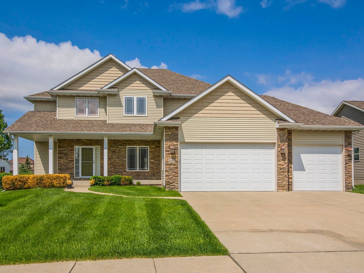 4510 162nd St, Urbandale, IA 50323 | Zillow