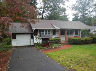 527 Ridgewood Rd, Washington Township, NJ 07676