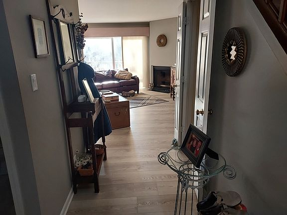 5th image of 787 Oak Hill Rd #467