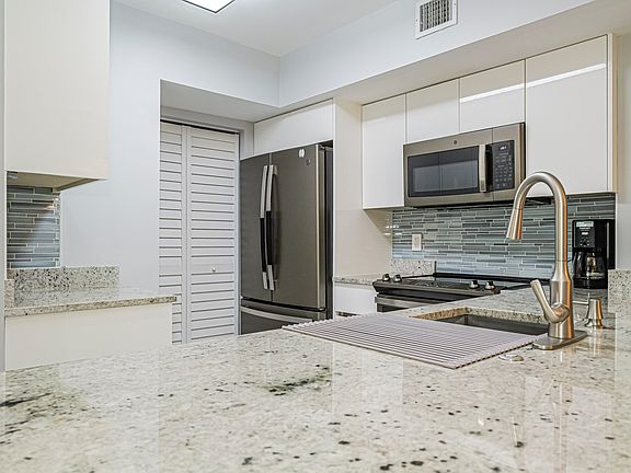 4th image of 1550 S 42nd Cir APT 107