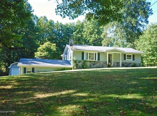 1231 Turkey Ridge Rd, Mount Bethel, PA 18343