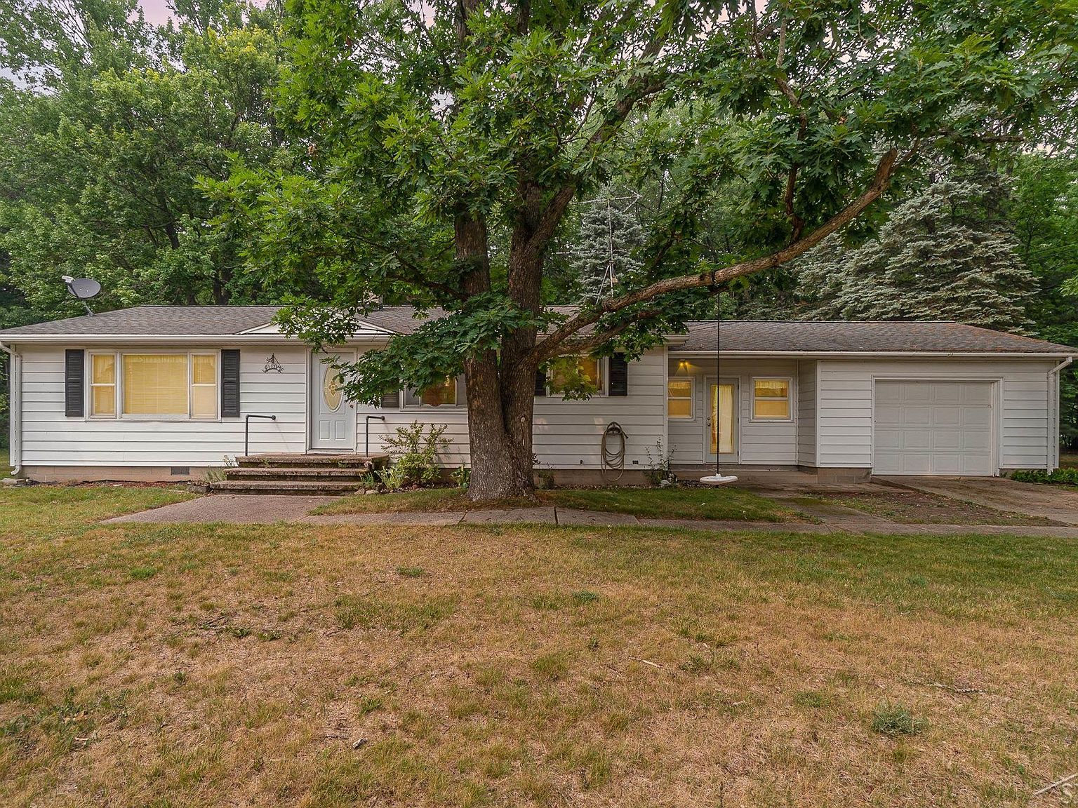 120 Lakeview Ave, Houghton Lake, MI 48629 Zillow