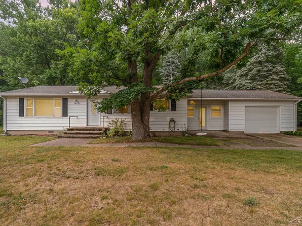 120 Lakeview Ave, Houghton Lake, MI 48629