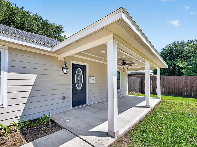 7623 McHenry St — Photo 3