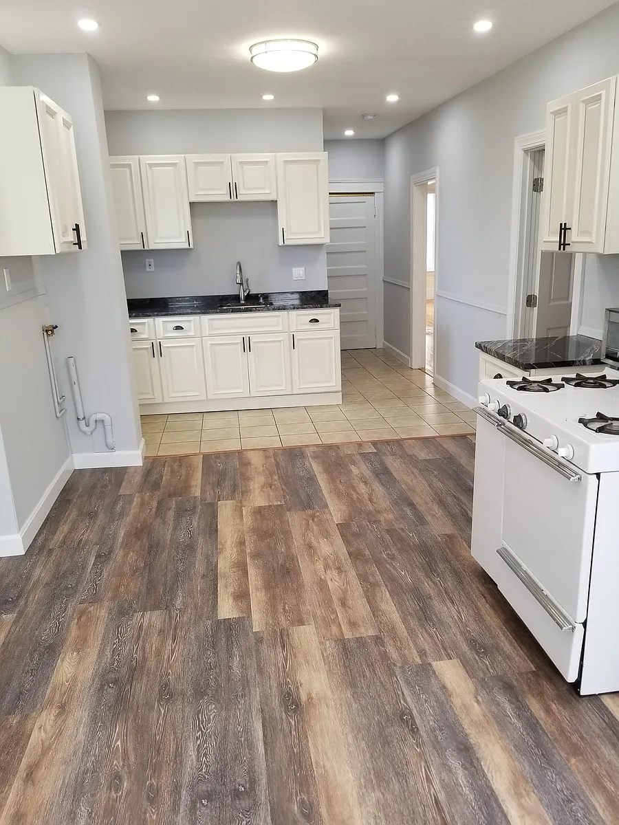 Building Photo - 30 Thorne St #3