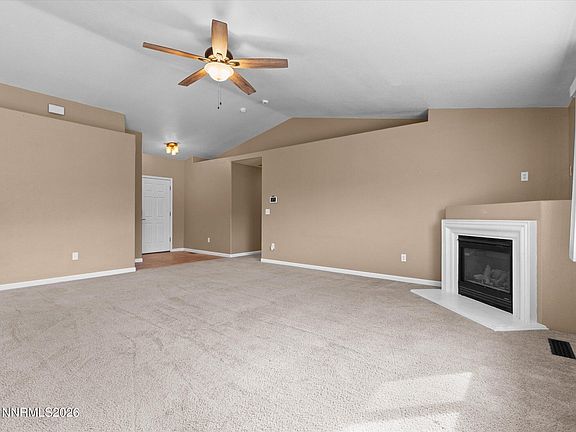 4th image of 408 Fort Sutter Blvd