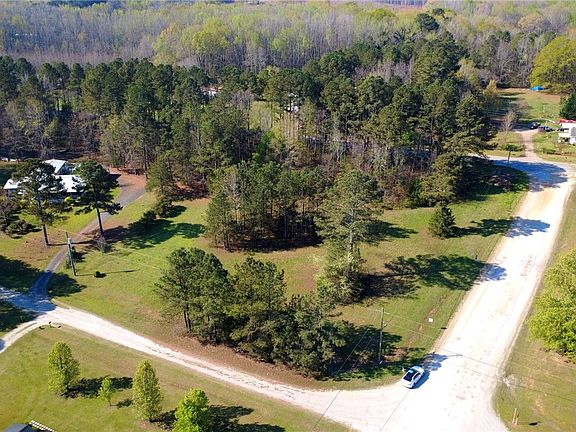 5th image of 2 Deerfield Dr
