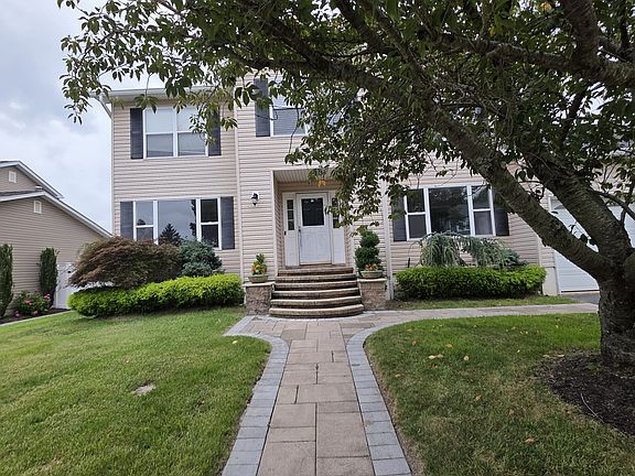 4th image of 24 Abraham Dr