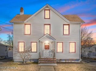 21 Worthley St, Red Bank, NJ 07701
