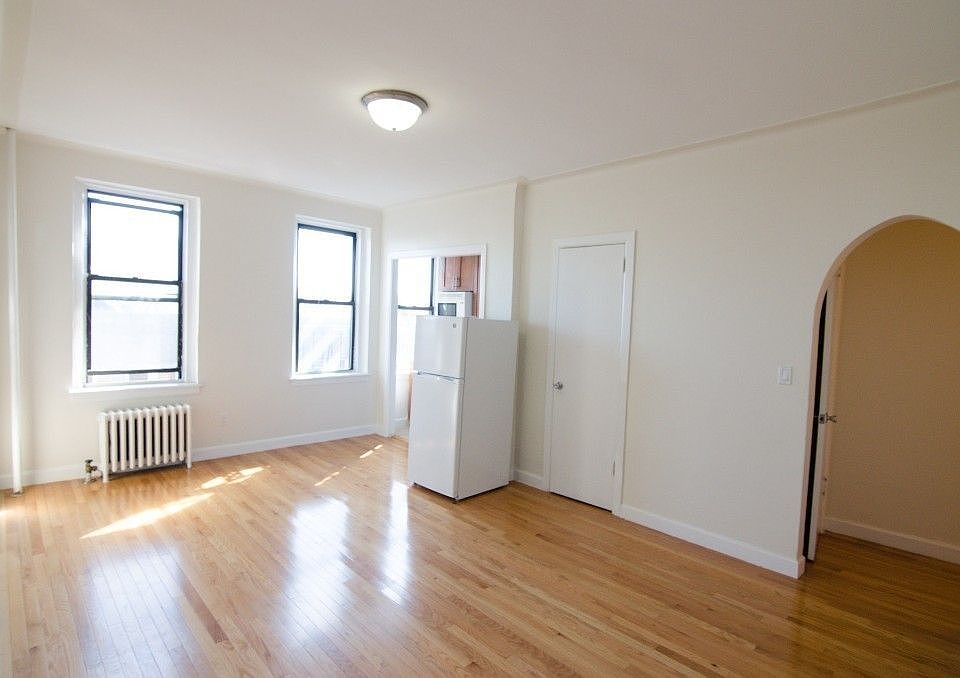 1st image of 3516 34th St APT 5K