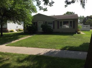 1335 S 18th St, Grand Forks, ND 58201