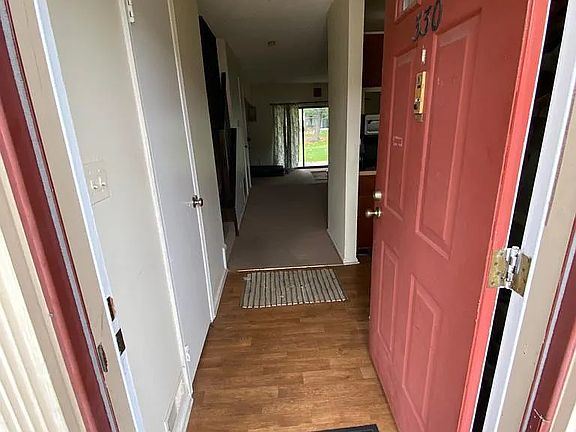 3rd image of 530 Norwich Ct