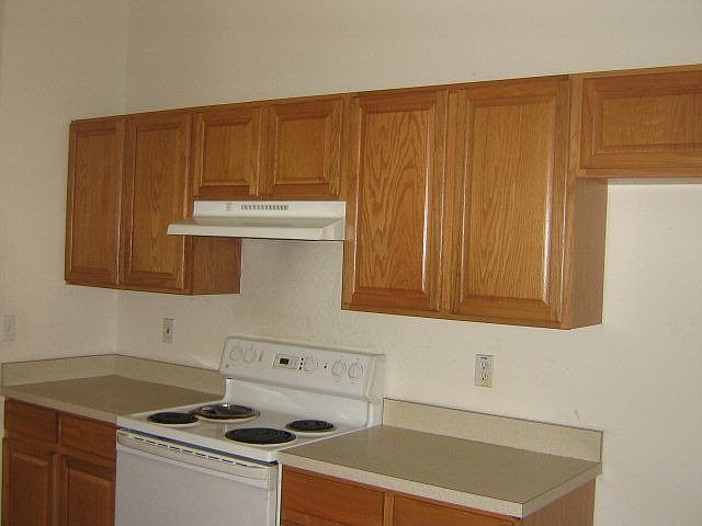 2nd image of 5 White Birch Ln