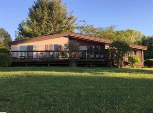 911 S Lakeshore Dr, Louisa, VA 23093