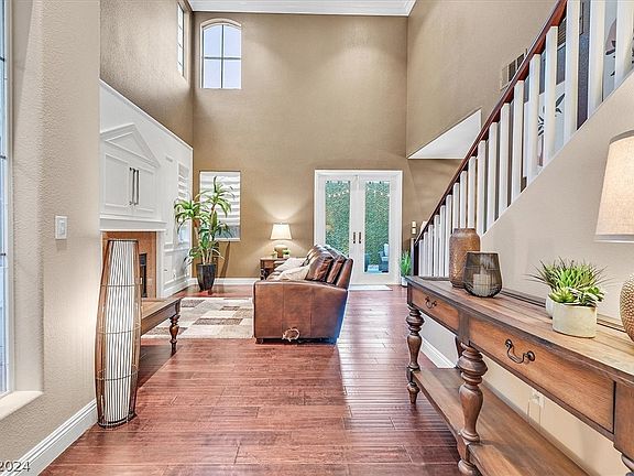5th image of 1025 Bannockburn St