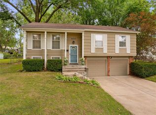 9800 W 89th Ter, Overland Park, KS 66212