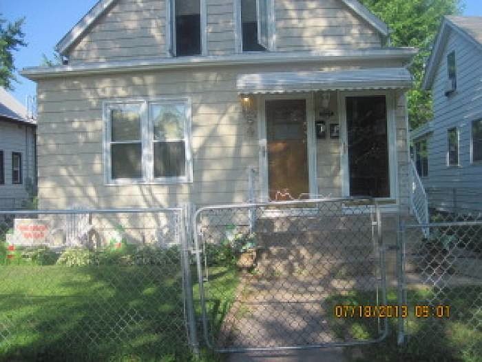 1st image of 3227 Girard Ave N #2