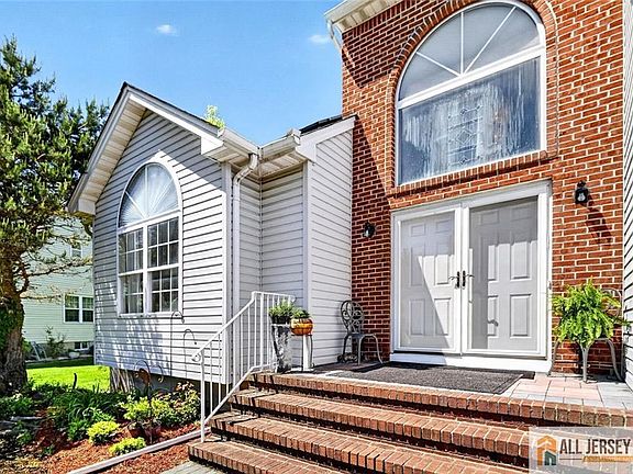 2nd image of 28 Glynn Ct