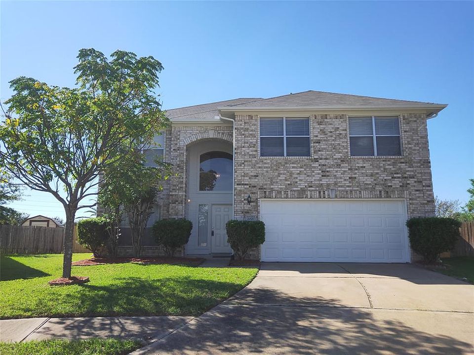 1st image of 21527 Sapphire Ct