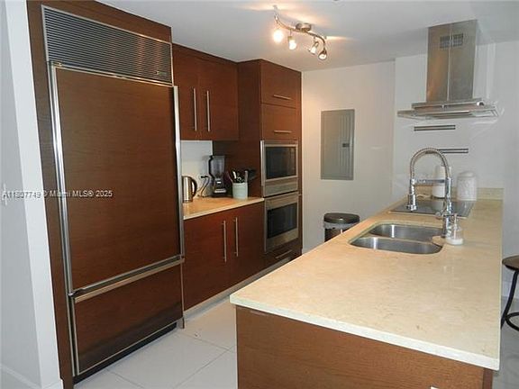 5th image of 465 Brickell Ave #Bay1018