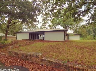 135 Roundwood St, Hot Springs, AR 71901