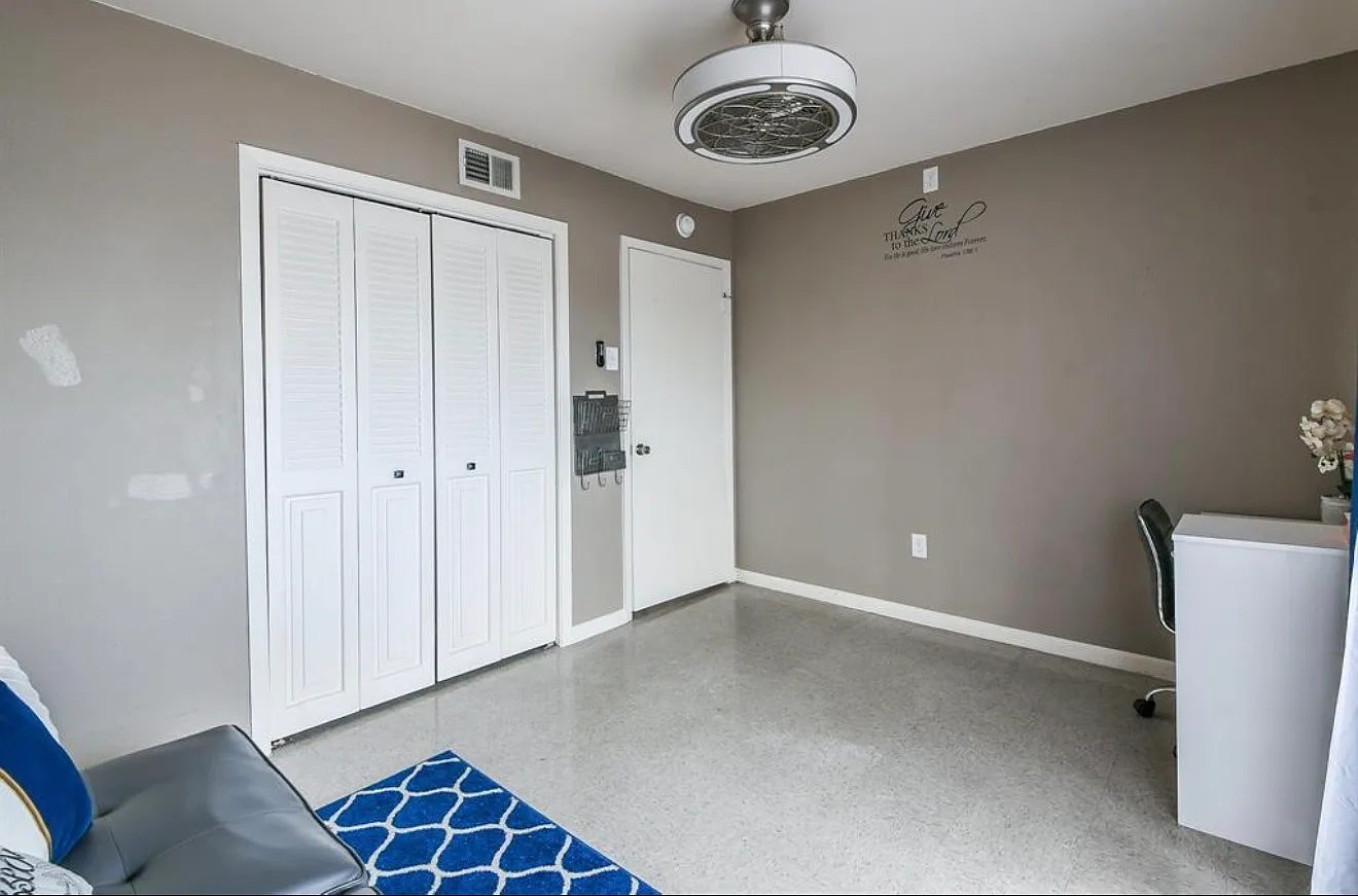 2 bed, 1040 sqft, $1,350 — Photo 4