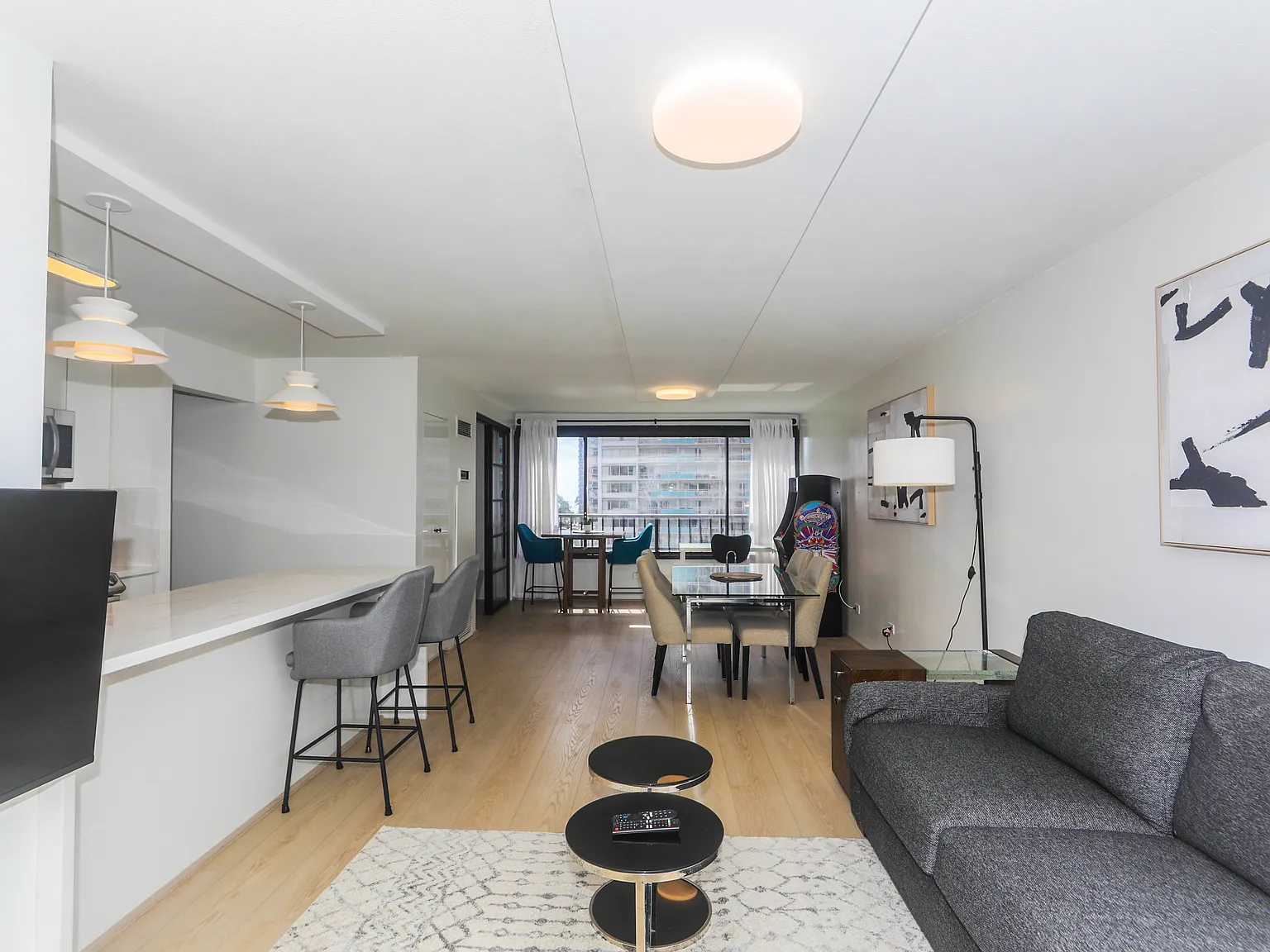1 bed, 770 sqft, $3,300 — Photo 2