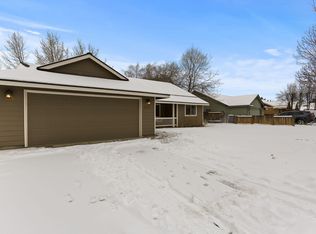 2033 NW Quince Ave, Redmond, OR 97756