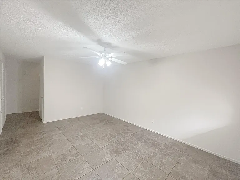 12023 Greenwood Forest Dr #B — Photo 4