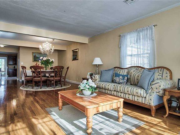 5th image of 3549 Lufberry Ave