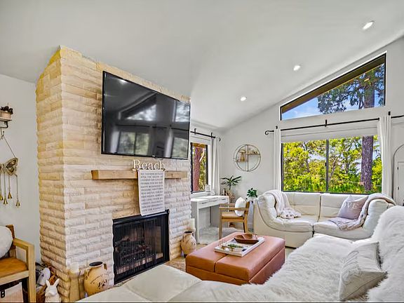 5th image of 24805 Torres St