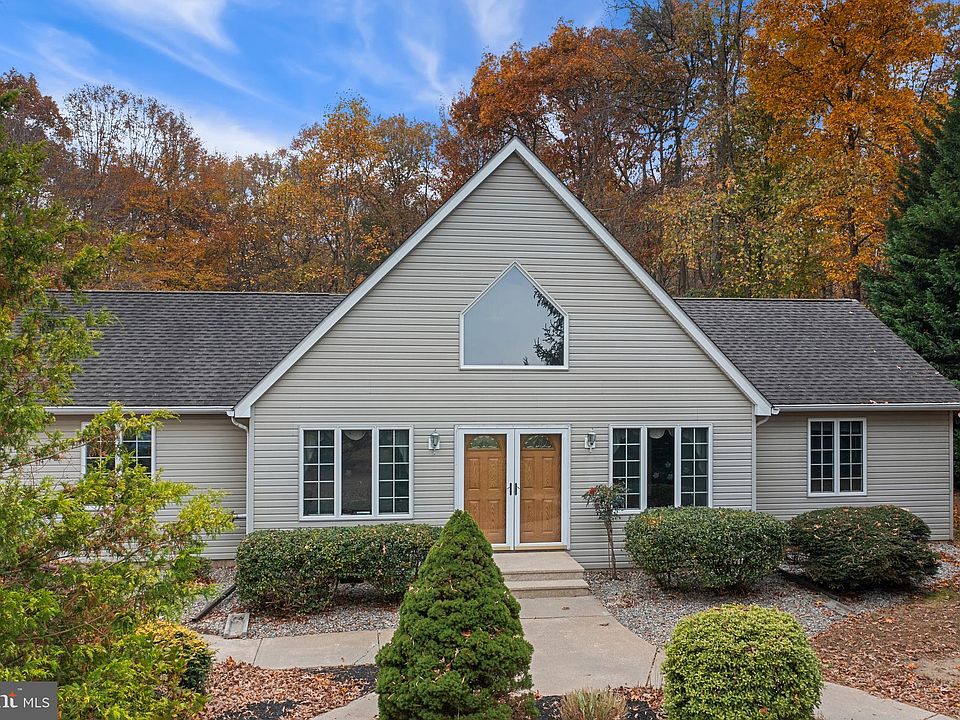 1st image of 300 Windy Acres Farm Ln
