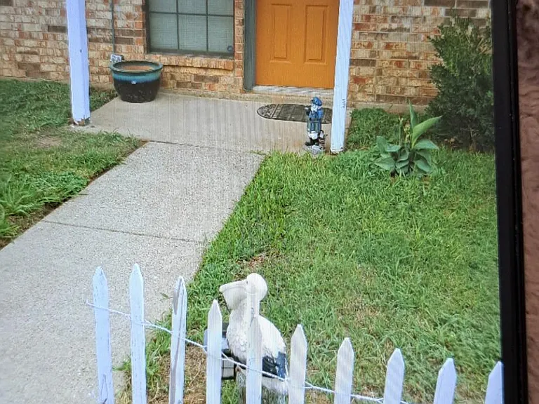 109 Peachtree Ct #B — Photo 7