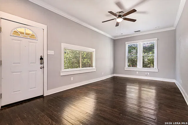 3 bed, 2.0 bath, 1403 sqft, $1,595 — Photo 2