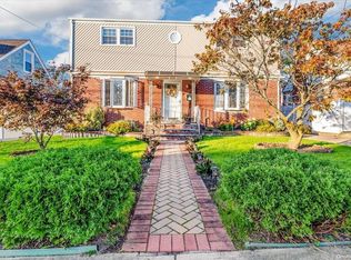 95 Ludlam Ave, Elmont, NY 11003