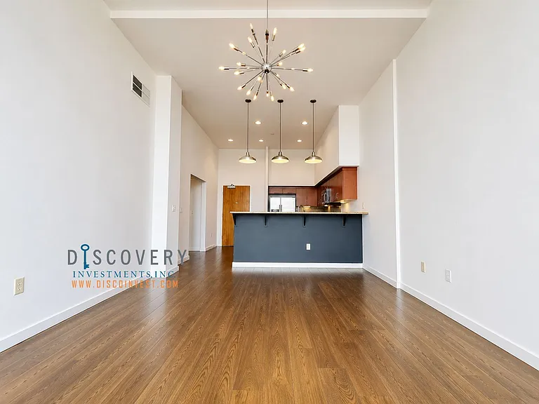 630 Thomas L Berkley Way #816 — Photo 7