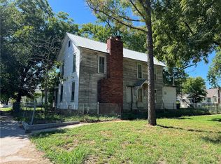 524 E Main St, Independence, KS 67301