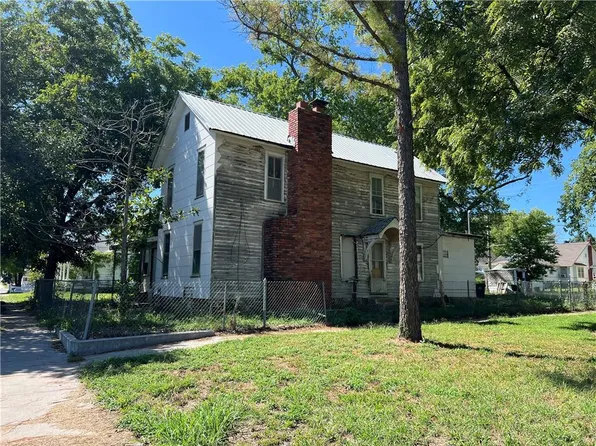 524 E Main St, Independence, KS 67301