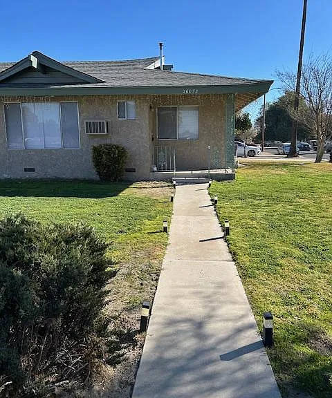 26072 S San Jacinto St — Photo 2
