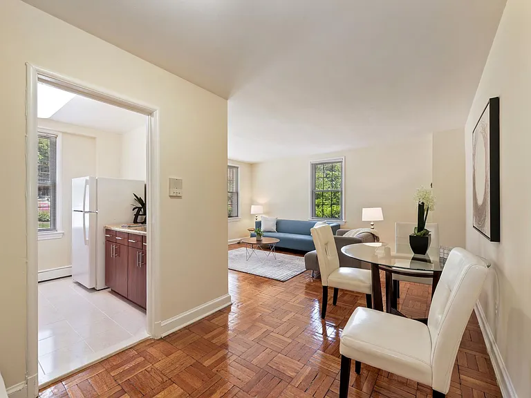 2724-40 Porter St NW — Photo 11