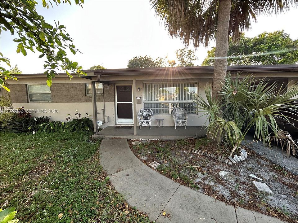 1st image of 571 SW 29th Ter