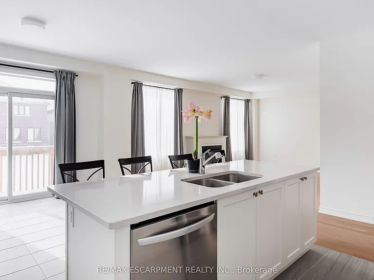 48 Sparrow Way — Photo 18