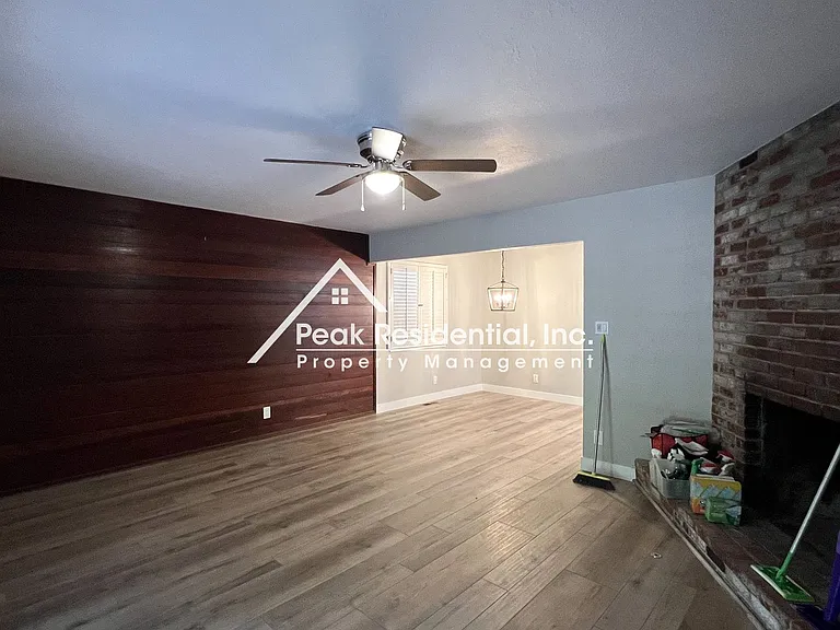 4552 Briarwood Dr — Photo 5