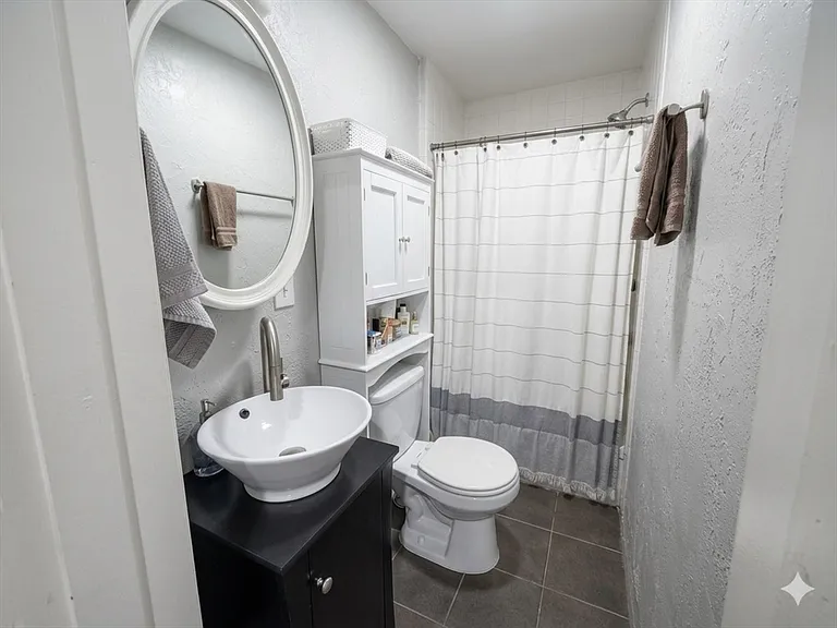 35 Charter St #8 — Photo 7