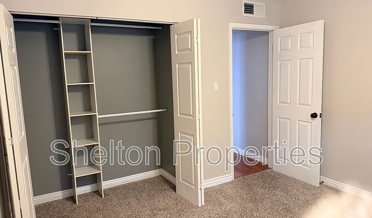 523 E Malibu Dr — Photo 6