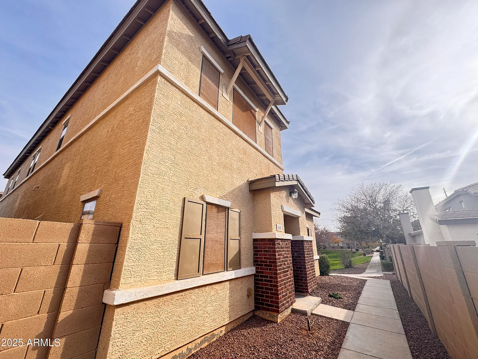 4 bed, 3.0 bath, 2292 sqft, $2,250 — Photo 2